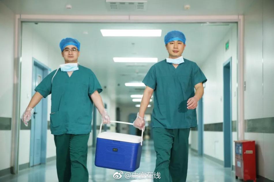 女仆 惩罚 拍击 打屁股