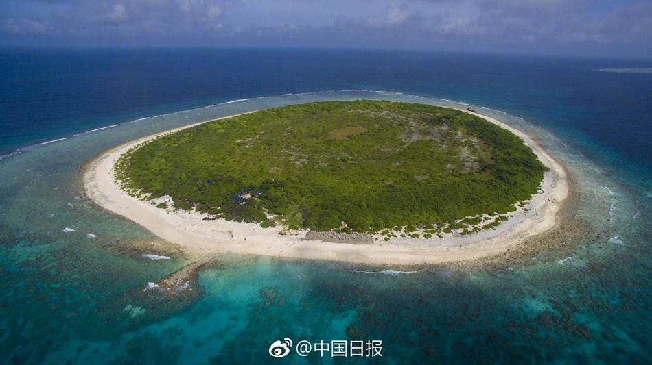 古装吃奶淫交片