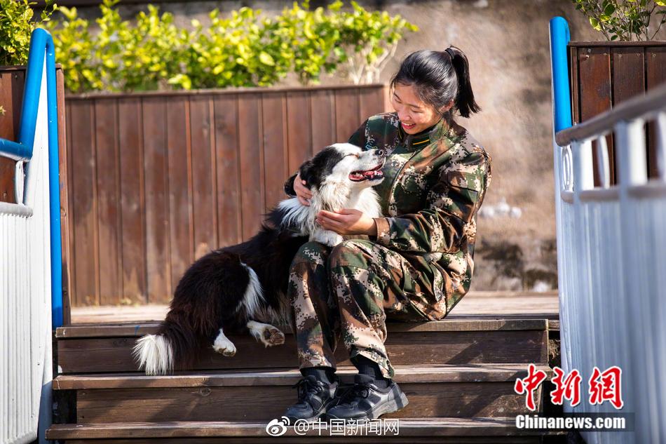 美谷朱里