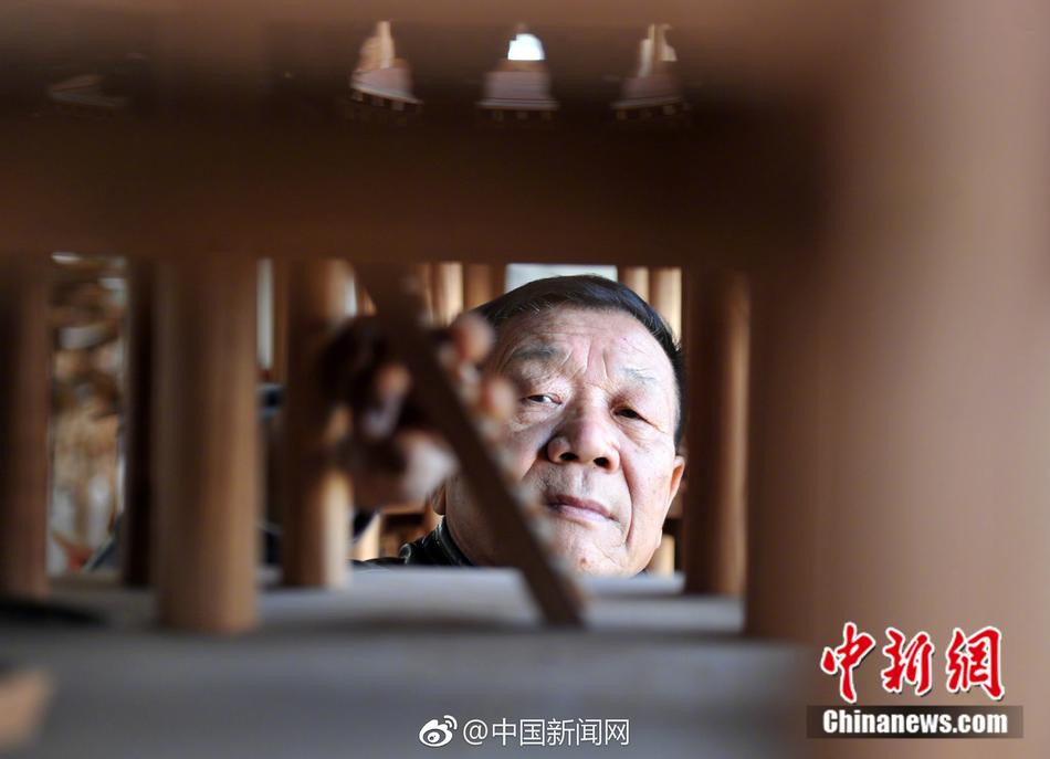 女性裸体秘 无遮挡奶先露大白腿