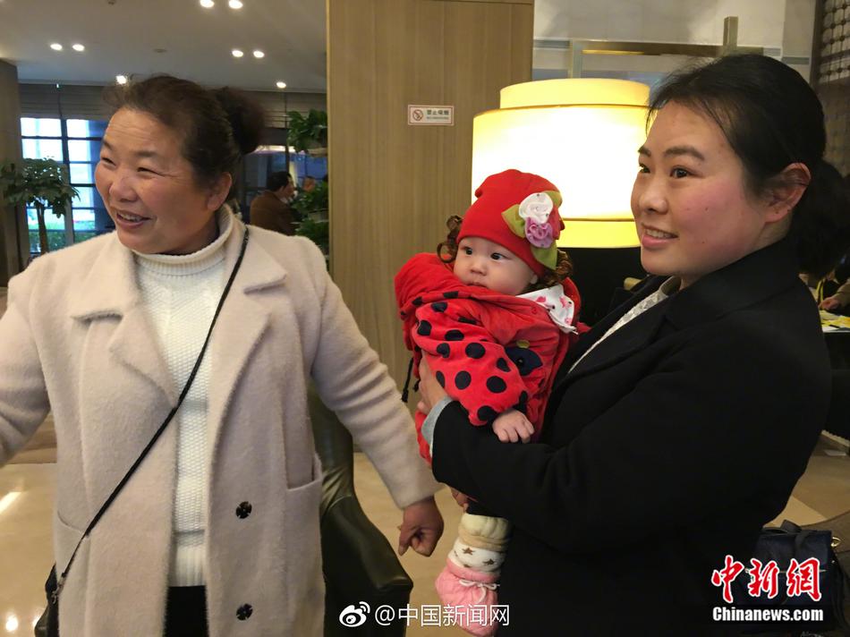 男女互操身射精裸体