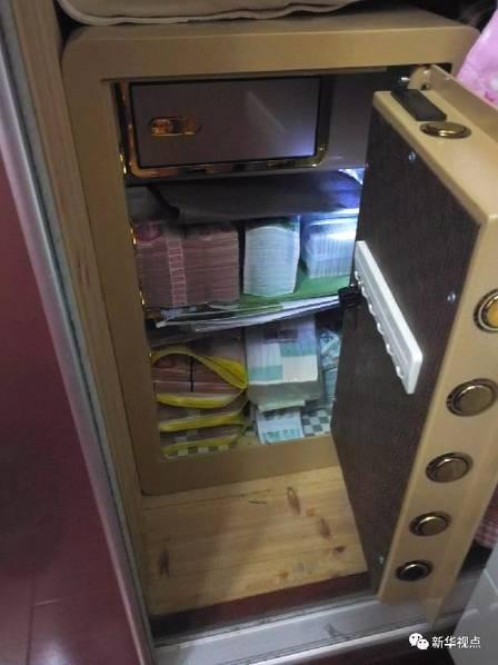 国模嘉妮极品美胞150