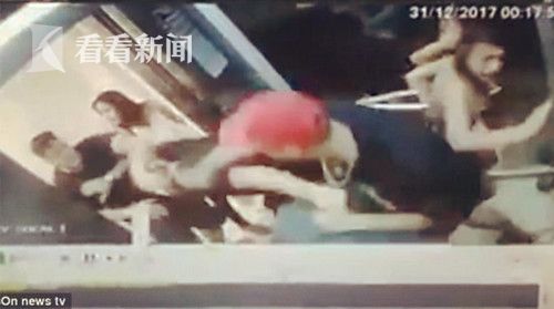欧美老太太色情
