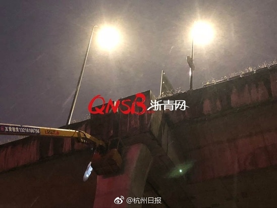 白洁被五个人玩一夜