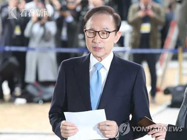 趁女同桌午休摸她奶头