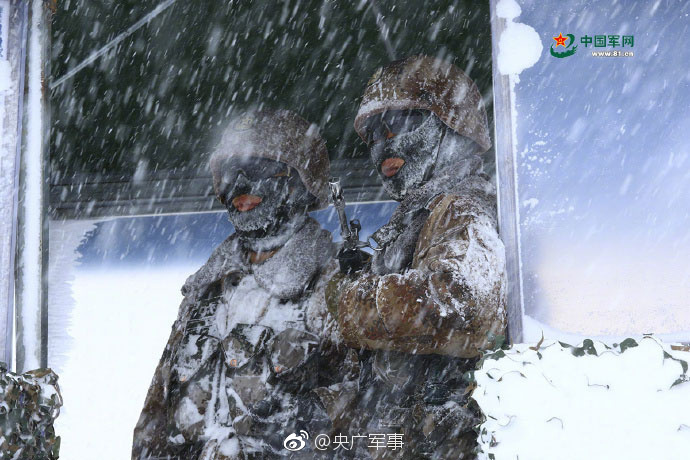 女生说越疼男生就越往里放电视剧