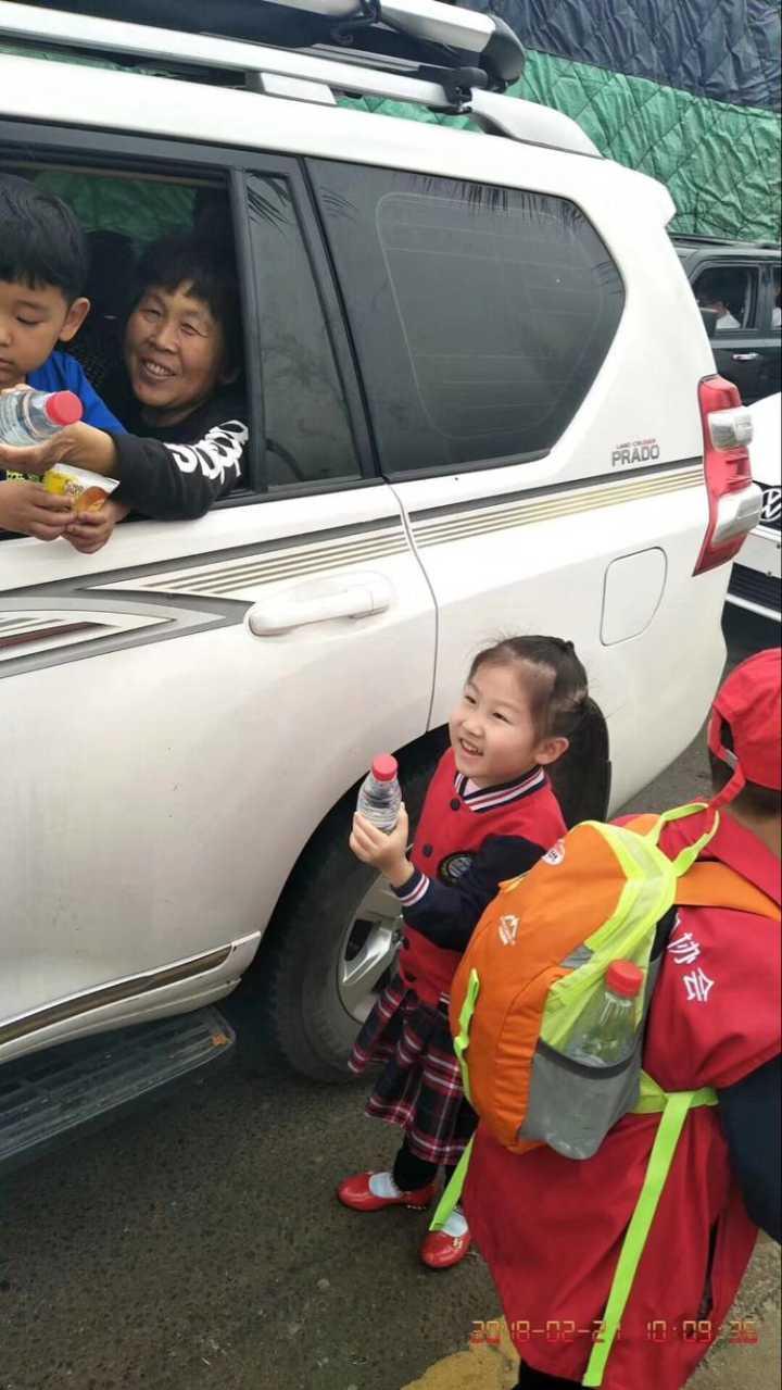 韩国无遮挡吸乳呻吟大片