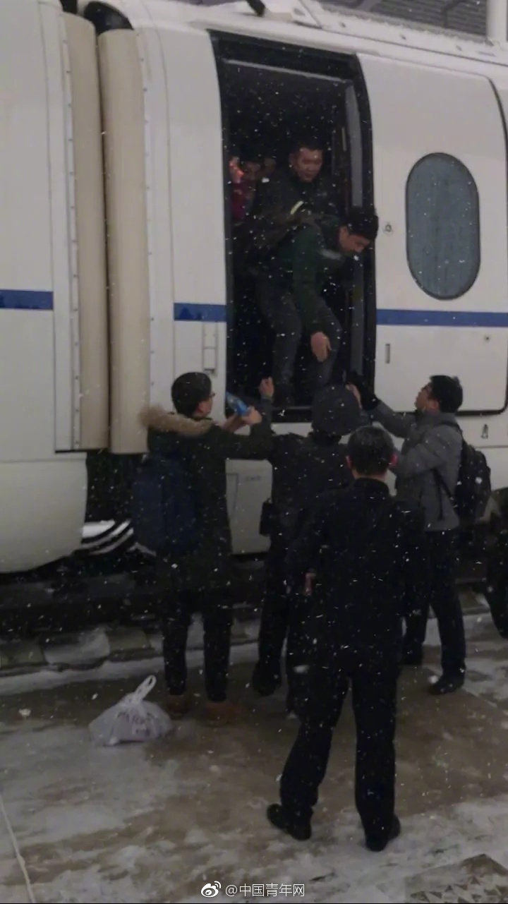 免费一区