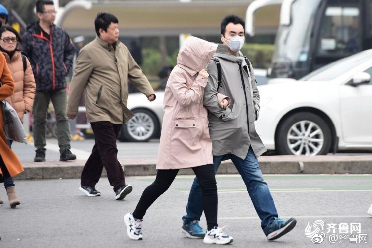 欧美美女骚逼喷水