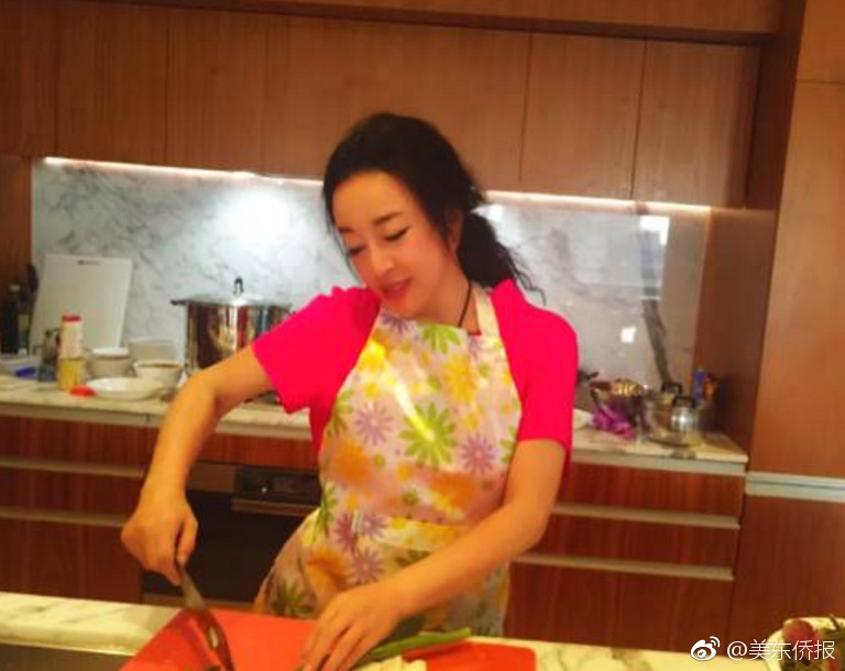 女人扒开腿秘 打扑克动漫原神