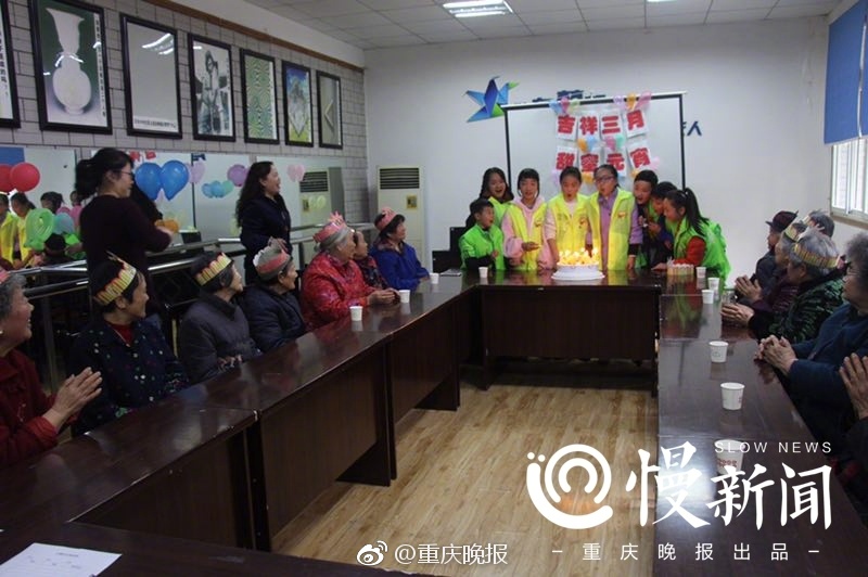 国产户外另类拳交在线露出