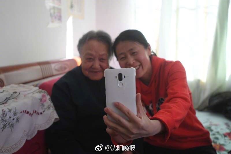 叶子楣裸乳照无奶罩视频