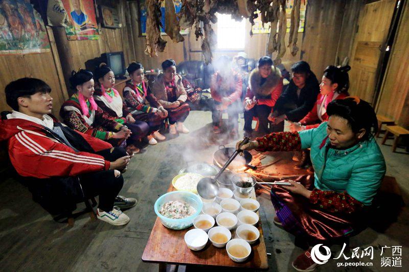 男Ji大巴进入女人身休