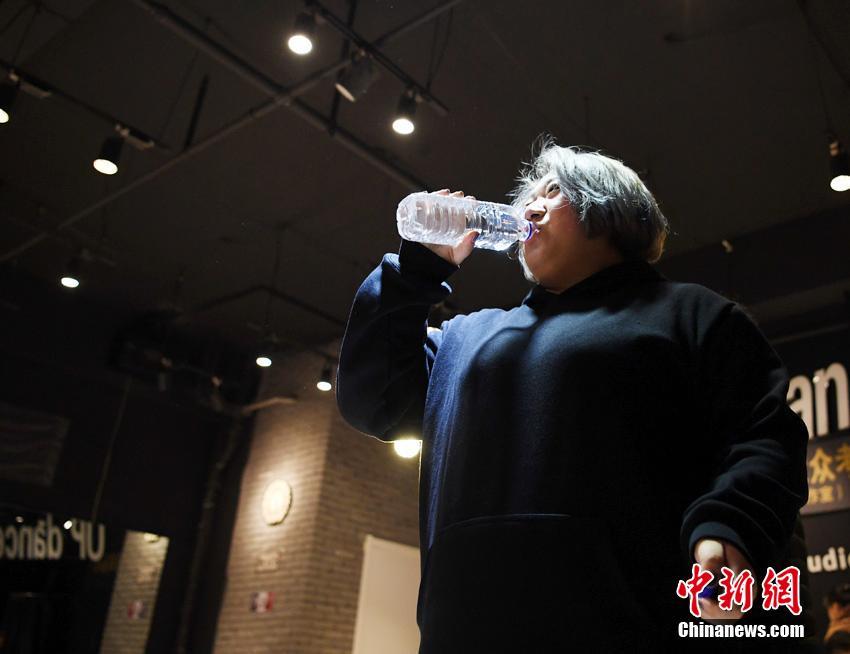 欧美人成电影免费观看