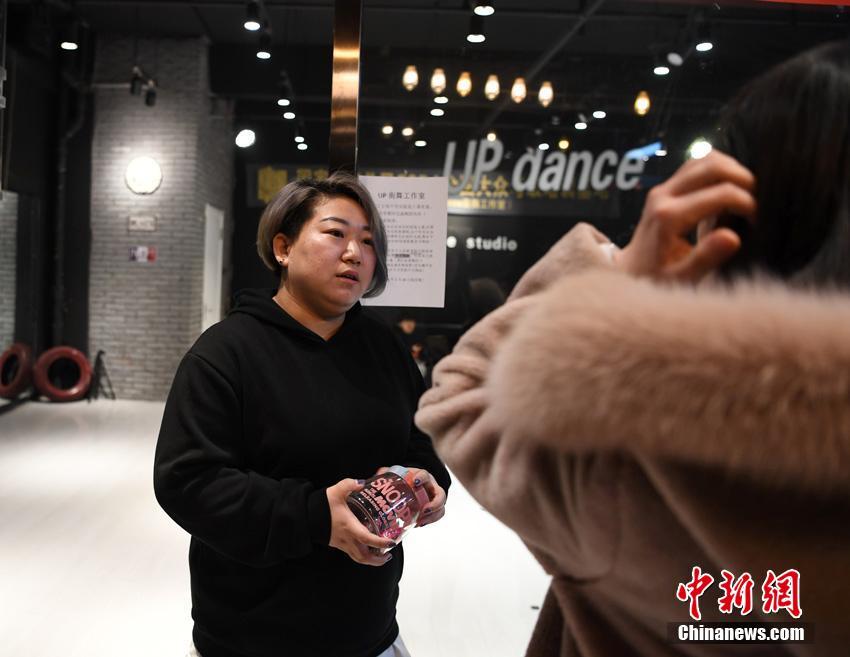 偷窥女厕毛茸茸黑森林
