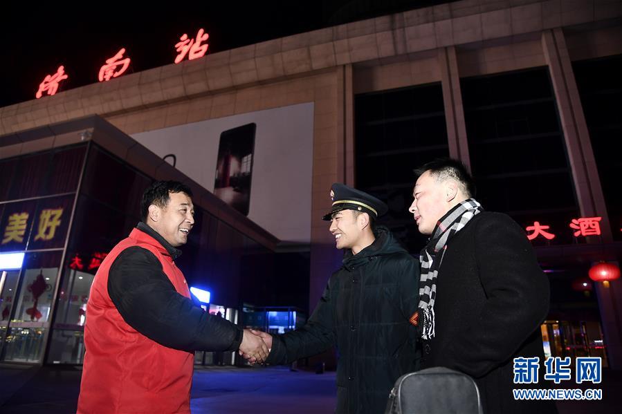 军人被绑就连生殖被榨精