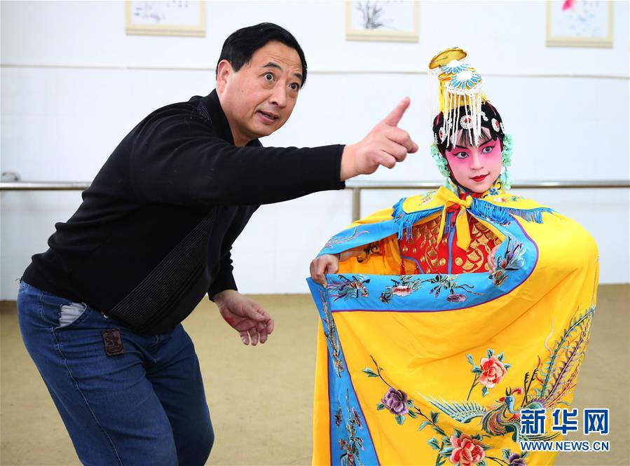航空公司乘务长吕艳李岩