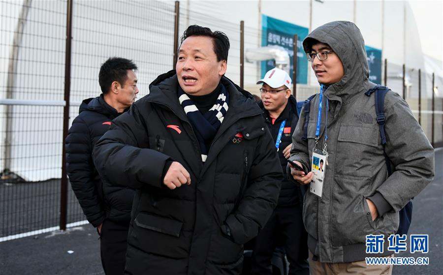 办公室奶边摸边做爰