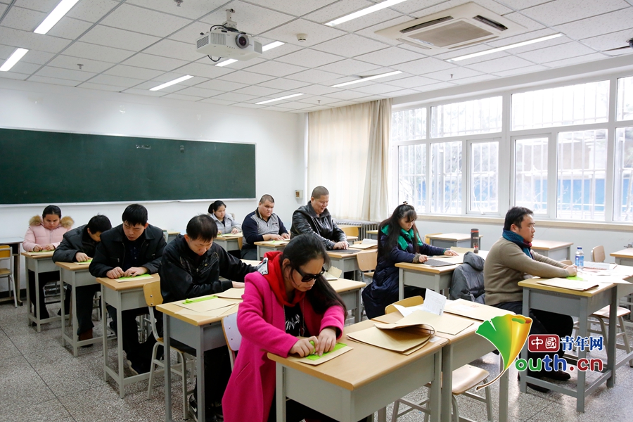 日本偷:, 窥、尿