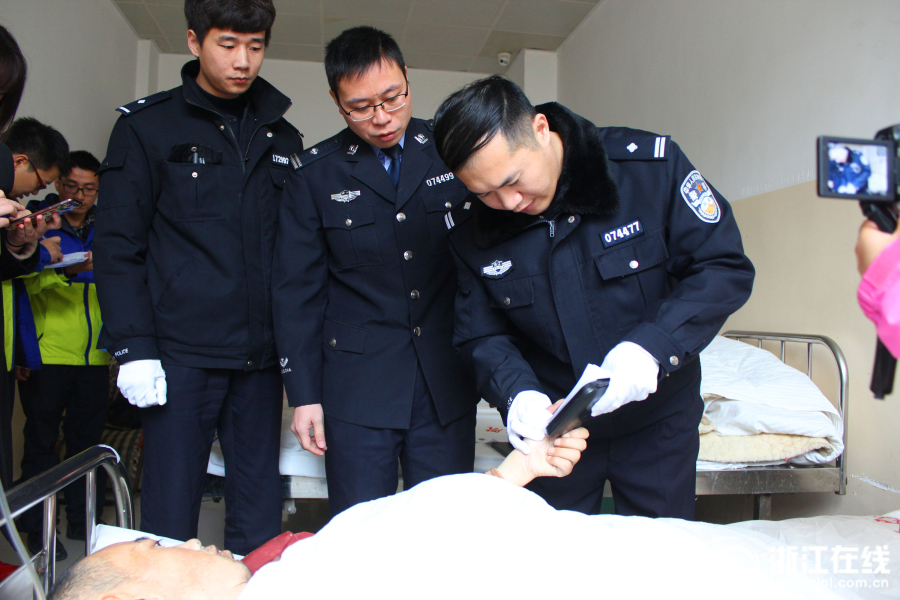 女同 裸乳 动漫