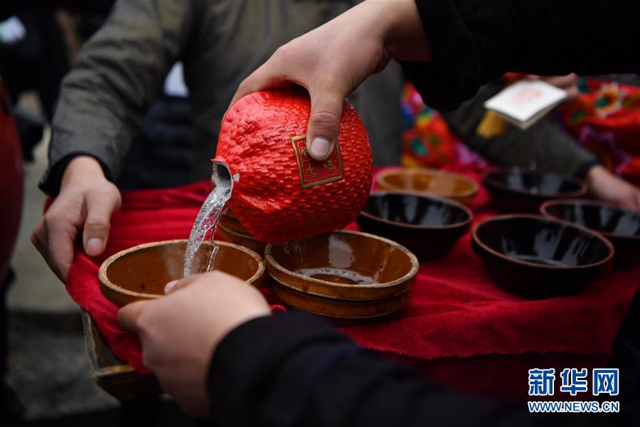 张津瑜张开腿让我 了一夜