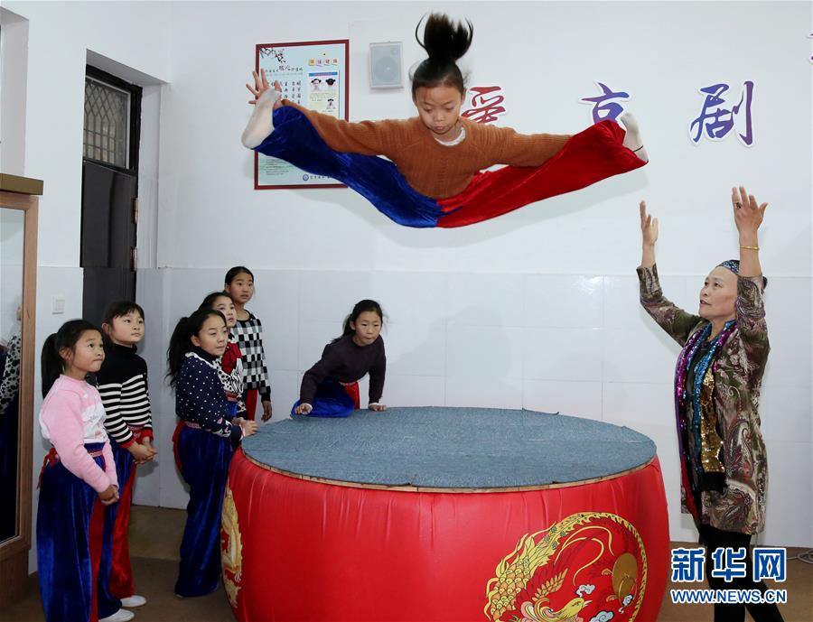 极品美女 开粉嫩小泬