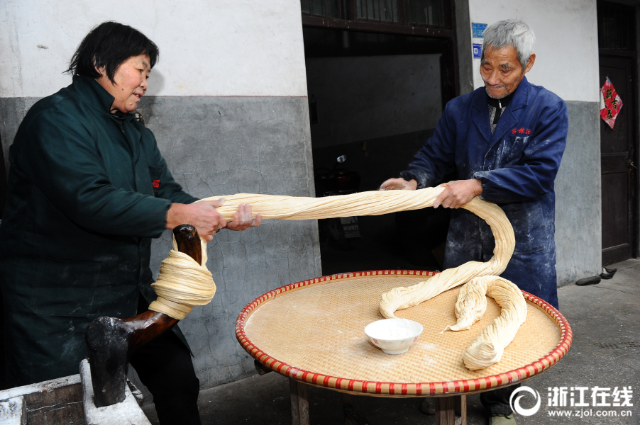 女人扒开腿秘 让人桶爽APP