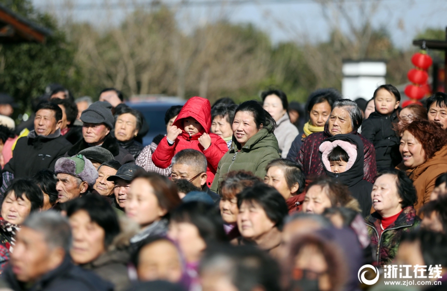 叶子楣三级露全乳电影