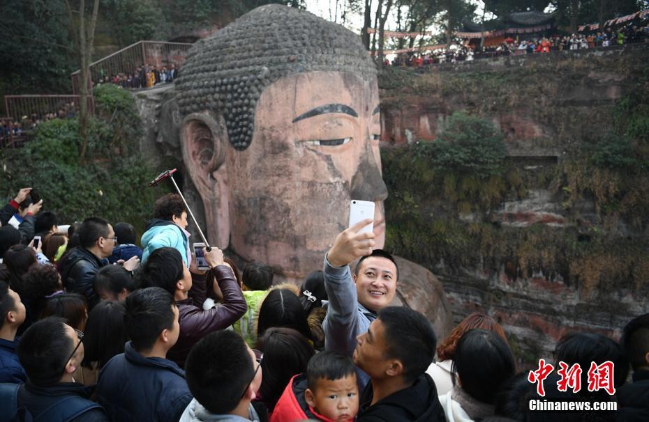 来个三级黄色视屏免费播放的