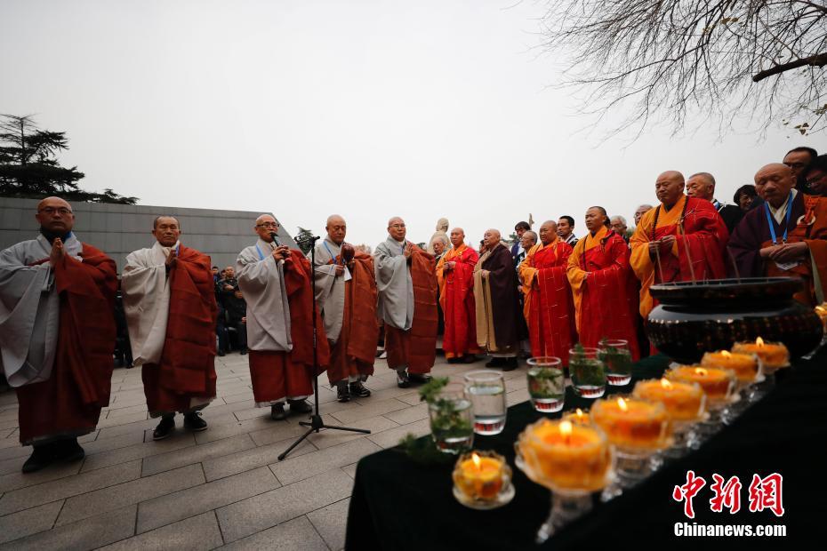 小婊孑啊轻点灬太粗太长了