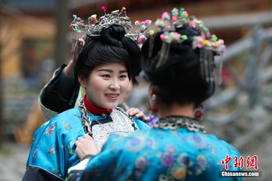 扒开美女 狂揉 真人游戏