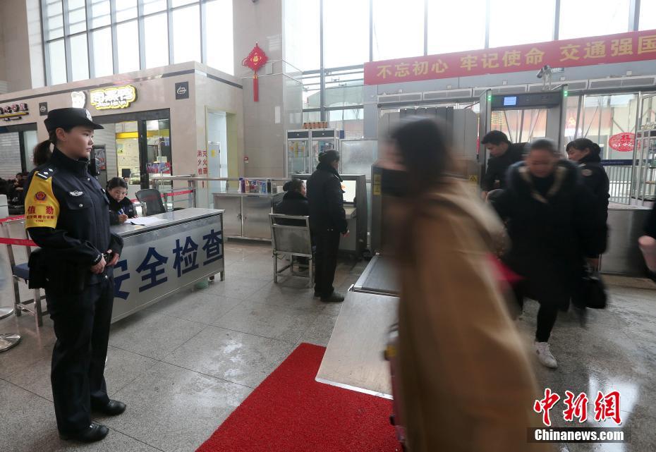 掀开白丝袜jk裙子扒掉内裤