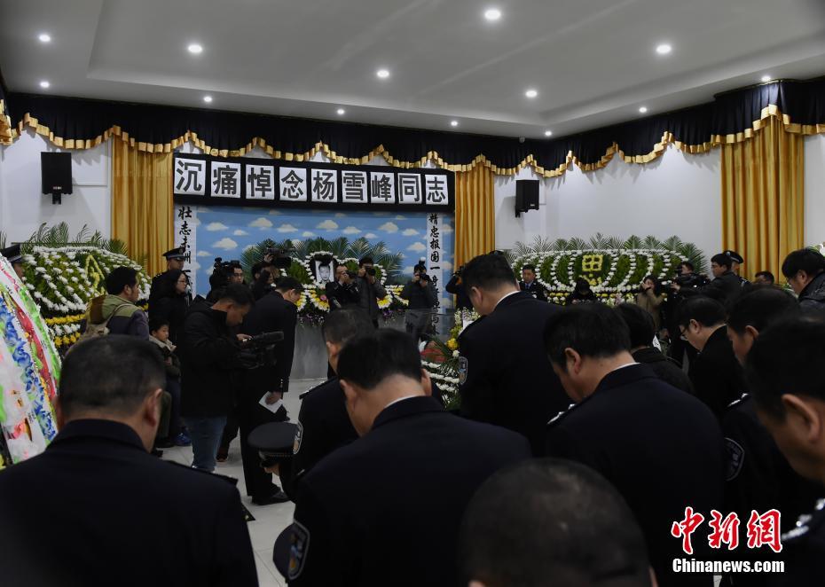 女性裸个精光  18给男生桶