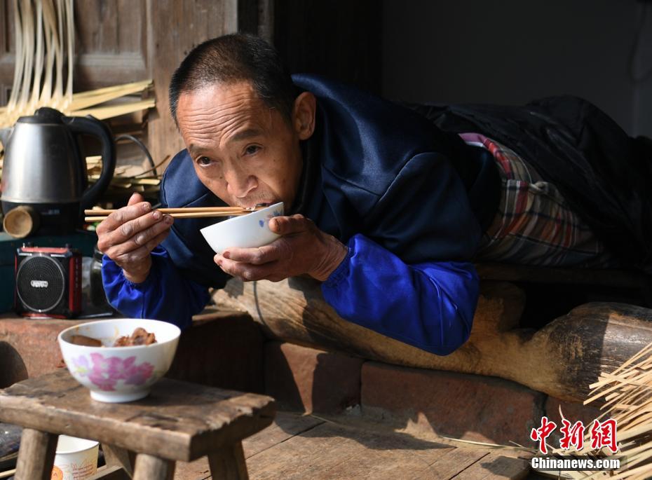 欧美黄色大片大黑吊