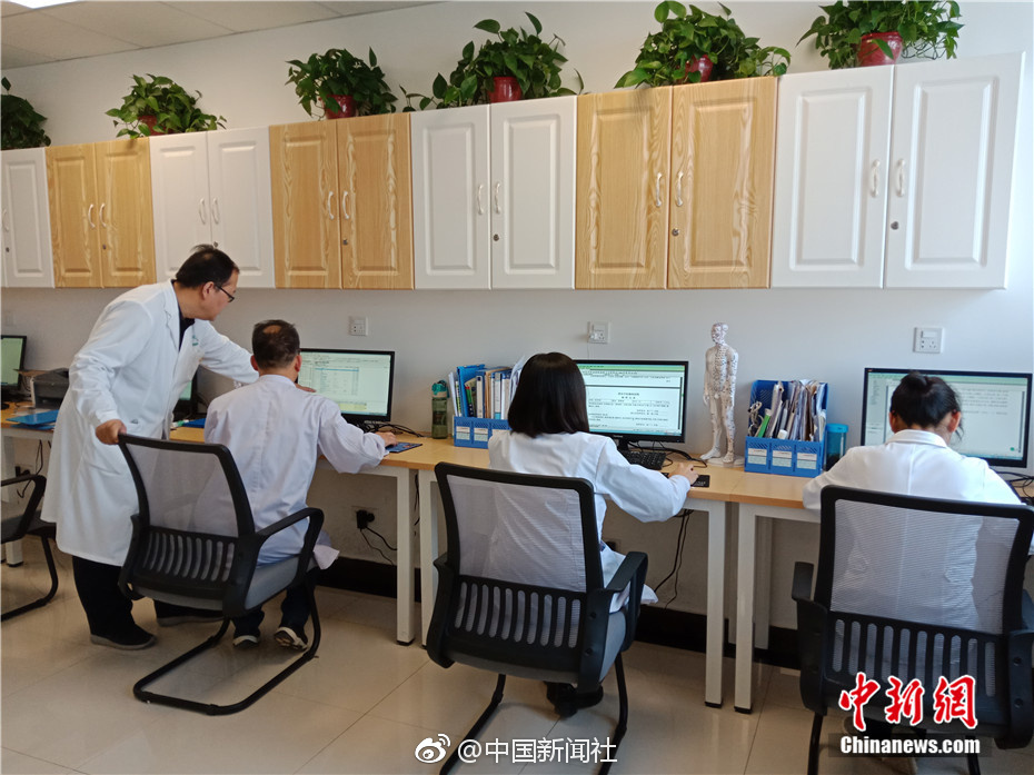 少妇被按摩师摸高潮了