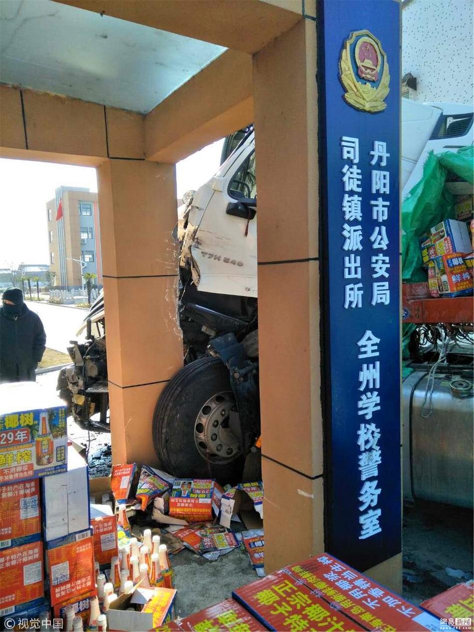 吮乳吸奶头Video日本乳首
