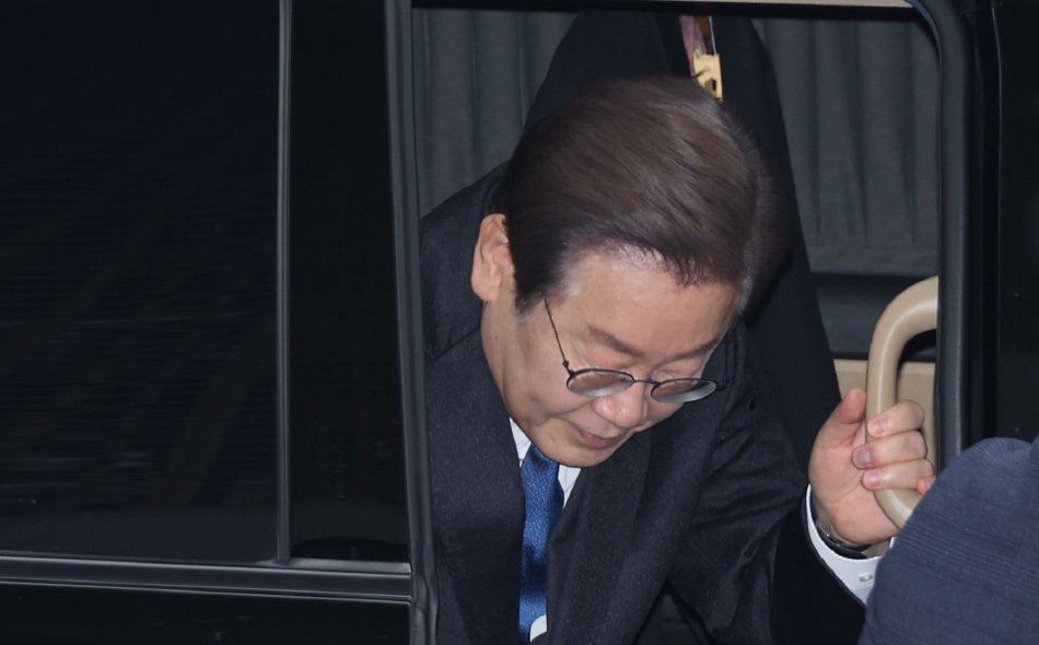 自己偷偷看的黄色网站的片子