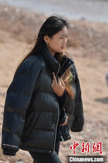 白丝校花 扒开美腿甜美打扑克