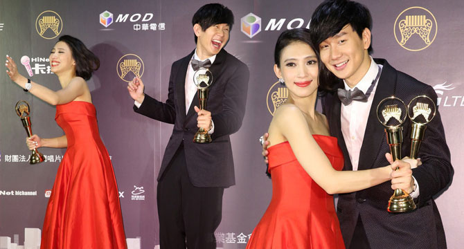 戴佩妮金曲奖夺2奖成大赢家 掌掴歌王林俊杰
