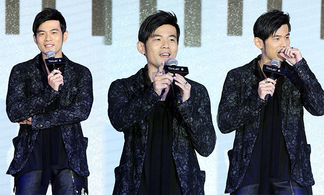 周杰伦左手戴戒被问婚期 再承诺35岁前结婚