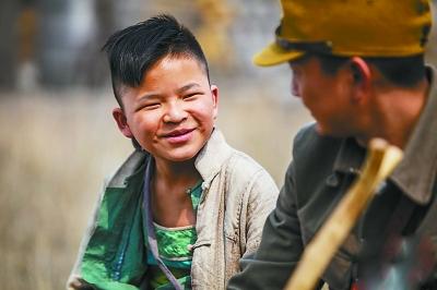 汶川地震小英雄林浩被曝忙拍戏 几乎不上学