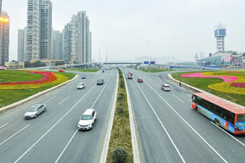 府城、锦城大道下穿天府大道隧道施工明年5月完工
