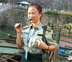 湖北一導(dǎo)游著軍裝被吐槽