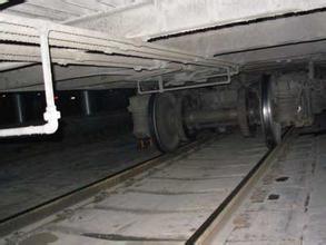 资阳男子藏火车车底企图盗窃 身带刀片列车钥匙