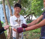 湖北男子在景區(qū)內(nèi)虐貓