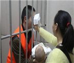 宜昌男與女友高墻內(nèi)結(jié)婚