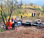 湖北貨車側(cè)翻致2死2傷