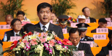 近日有网友爆料,唐天生曾于2013年8月因公款吃喝问题,受到党内严重