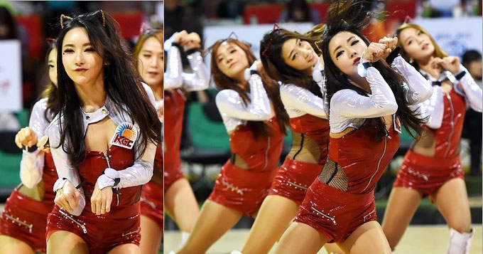 组图：韩篮球宝贝扮猫女 性感皮衣挤沟助兴