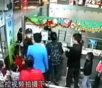 女乘客闖地鐵票務(wù)室